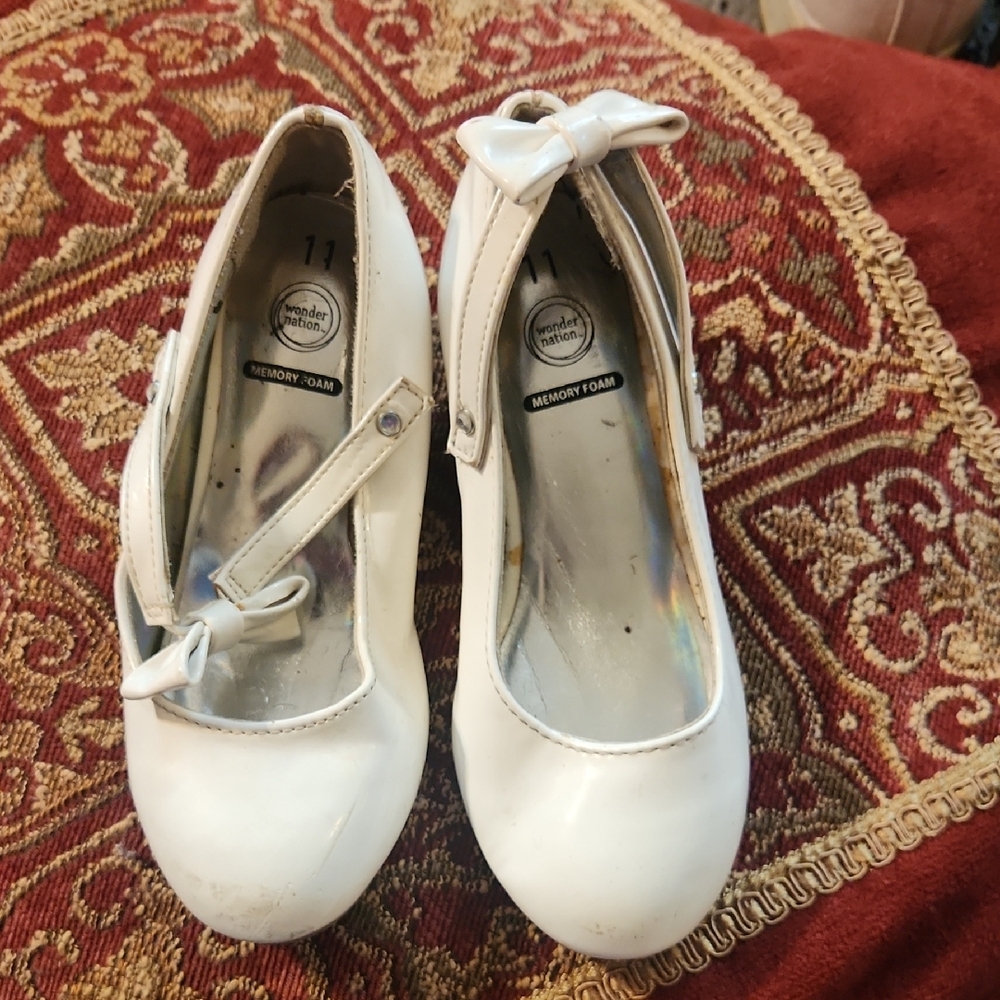Wonder Nation White Kids Shoes with Bow